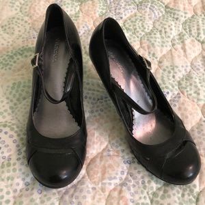 Closed toe black heels